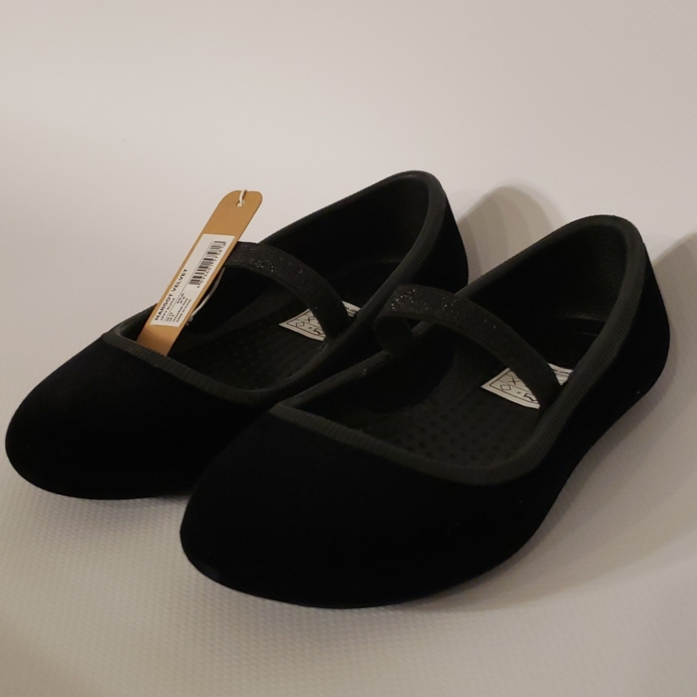 Native Margot Velvet in jiffy black